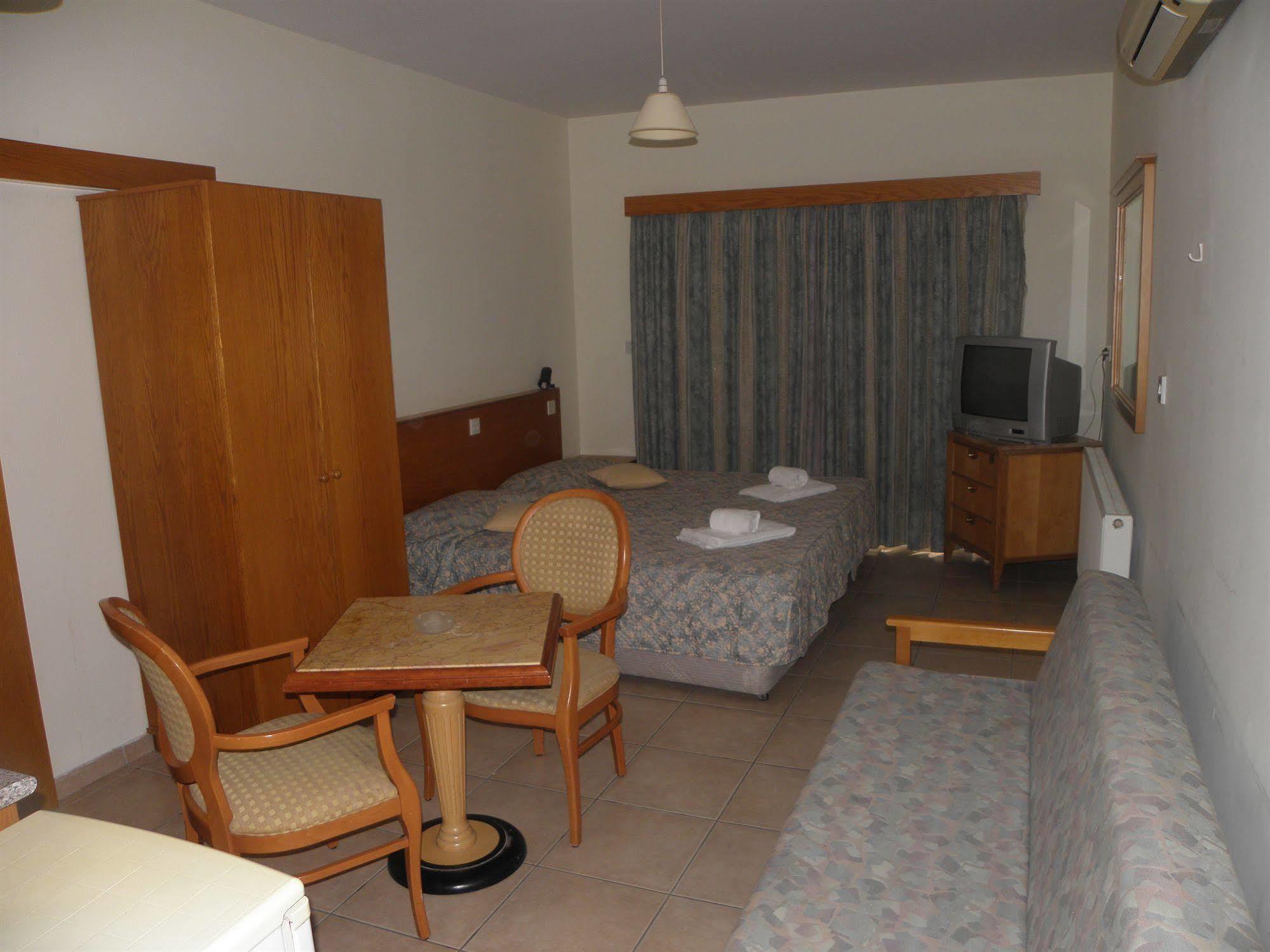 Valana Hotel Apartments Lemesos Exteriér fotografie